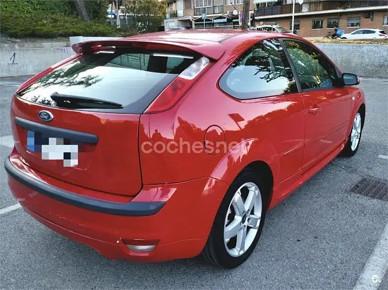 Usado Ford Focus Sport 115 CV (84 kW) 2007 Rojo Berlina