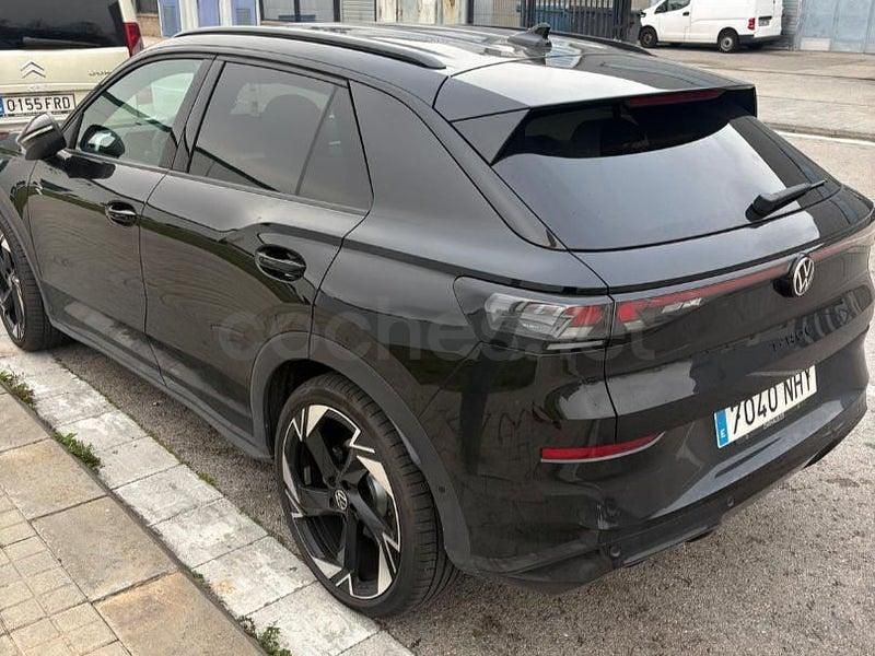 Usado VW T-Roc R-line 150 CV (110 kW) 2025 Negro SUV