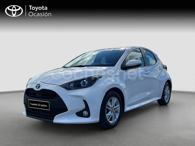 Blanco Usado 2021 Toyota Yaris Hybrid Active Berlina | 18.900 € (Precio justo) - Imagen 1/4