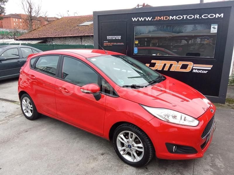Rojo Usado 2016 Ford Fiesta Titanium Berlina | 5700 € (Precio justo) - Imagen 1/4
