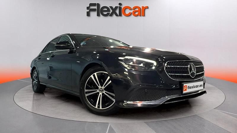 Usado Mercedes E220 194 CV (142 kW) 2021 Negro Berlina