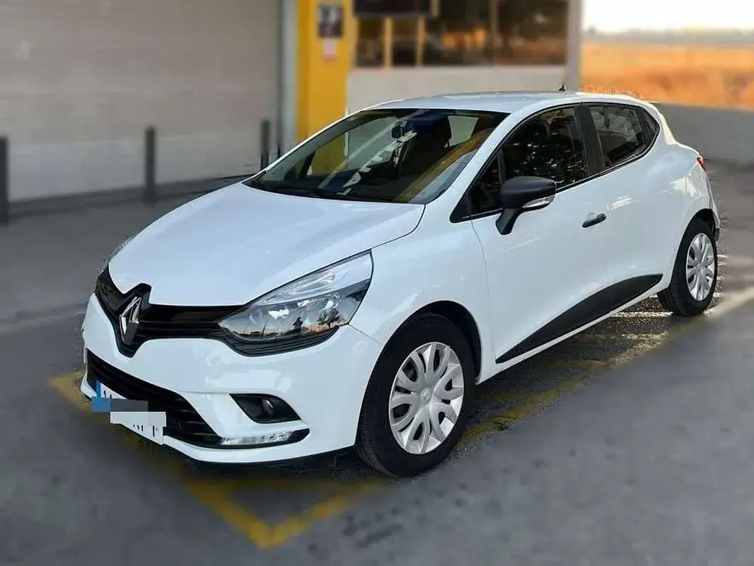 Usado Renault Clio Life 75 CV (55 kW) 2017 Blanco Utilitario