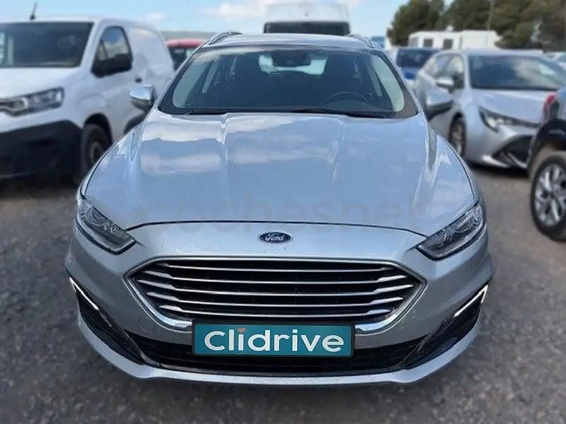 Usado Ford Mondeo Titanium 187 CV (137 kW) 2021 Amarillo Familiar