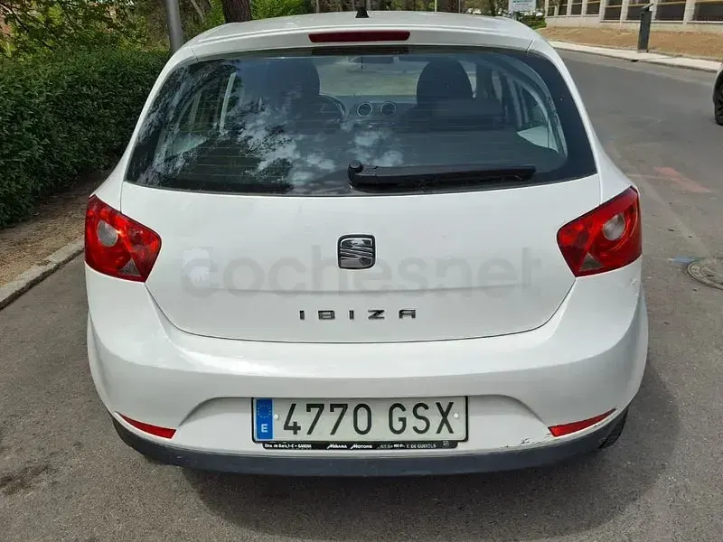 Usado Seat Ibiza Style 85 CV (62 kW) 2010 Blanco Berlina
