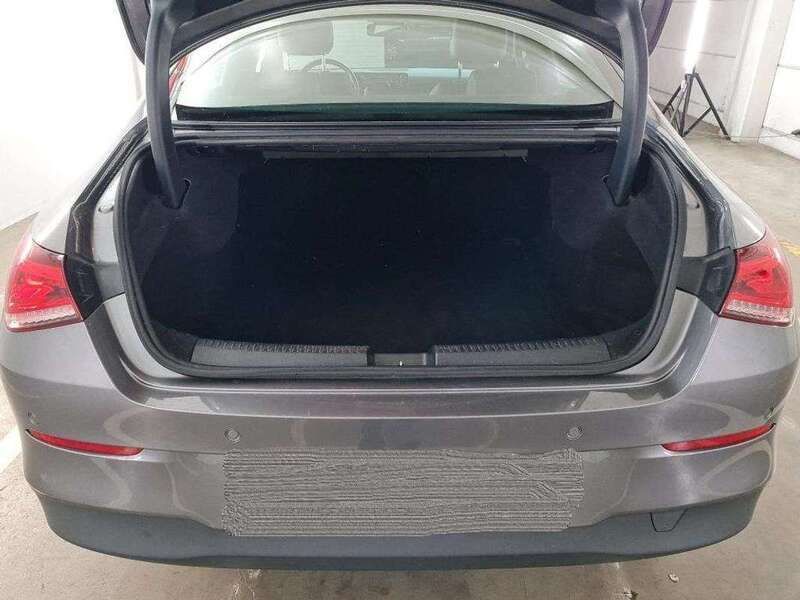 Usado Mercedes CLA180 Business 116 CV (85 kW) 2020 Gris Berlina