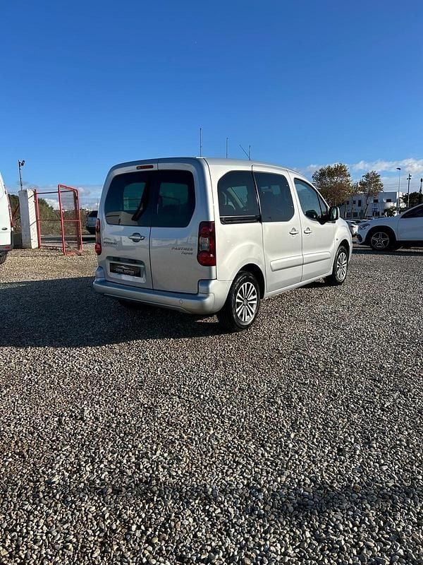 Usado Peugeot Partner 100 CV (73 kW) 2017 Gris