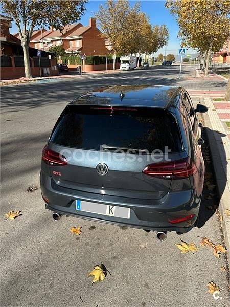 Usado VW Golf VII GTI 245 CV (180 kW) 2018 Gris / plata Berlina