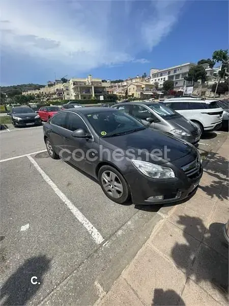 Usado Opel Insignia Cosmo 130 CV (95 kW) 2009 Gris / plata Berlina