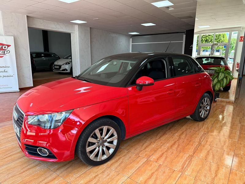 Rojo Usado 2013 Audi A1 Sportback Ambition Utilitario | 9999 € (Precio justo) - Imagen 1/4