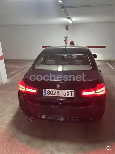 Usado BMW 318 150 CV (110 kW) 2017 Azul Berlina