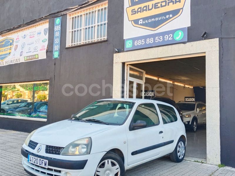 Blanco Usado 2006 Renault Clio II Dynamique Berlina | 2500 € (Buen precio) - Imagen 1/4