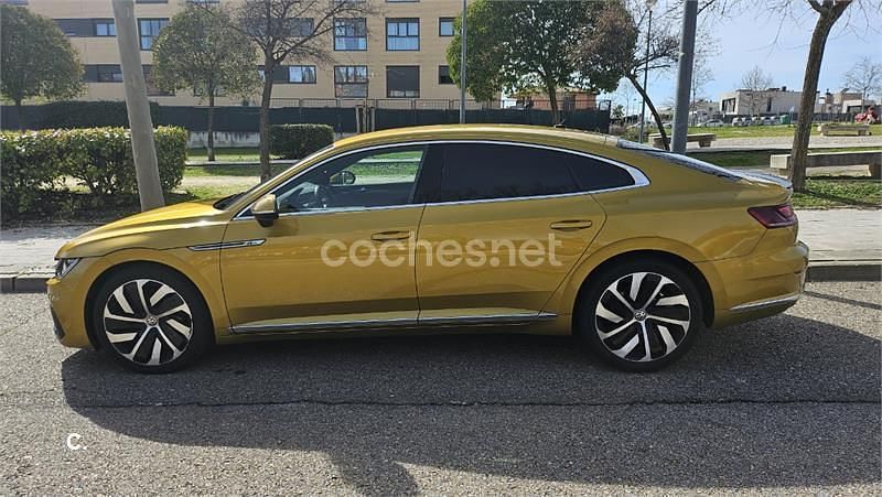 Usado VW Arteon R-line 150 CV (110 kW) 2018 Amarillo Utilitario