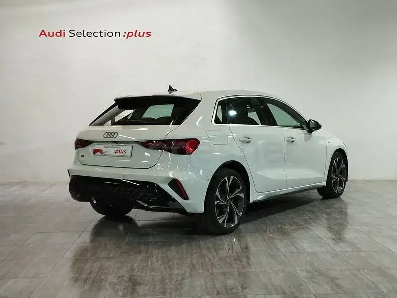 Usado Audi A3 S-Line 204 CV (150 kW) 2025 Blanco Berlina