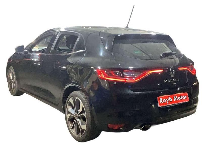 Usado Renault Mégane IV Zen 140 CV (102 kW) 2019 Negro Utilitario