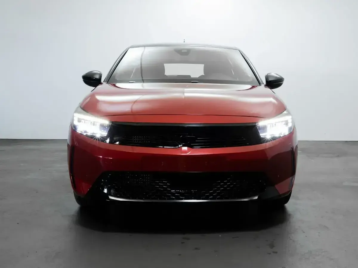 Usado Opel Corsa 100 CV (73 kW) 2023 Rojo Utilitario