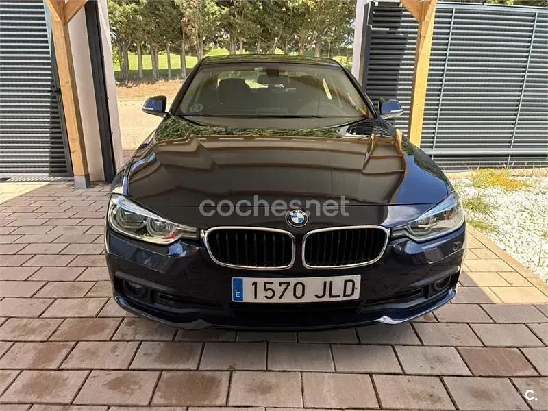 Begagnad BMW 320 Comfort Edition 184 HK (135 kW) 2016 Blå Sedan