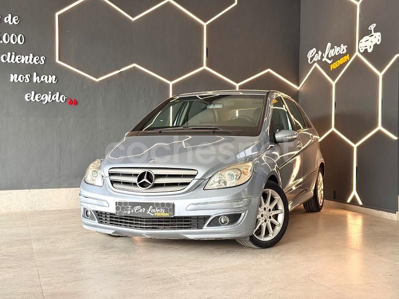 Usado Mercedes B180 109 CV (80 kW) 2006 Gris / plata Monovolumen