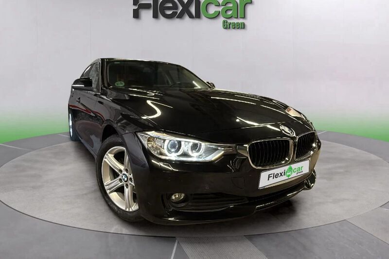 Negro Usado 2015 BMW 318 Berlina | 14.590 € (Precio justo) - Imagen 1/4