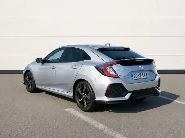 Usado Honda Civic Comfort 126 CV (92 kW) 2020 Gris Utilitario