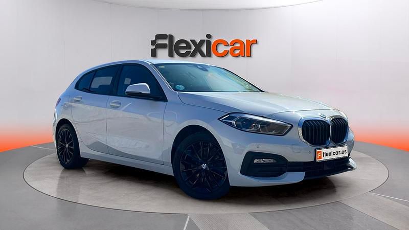 Begagnad BMW 118 140 HK (102 kW) 2020 Vit Halvkombi