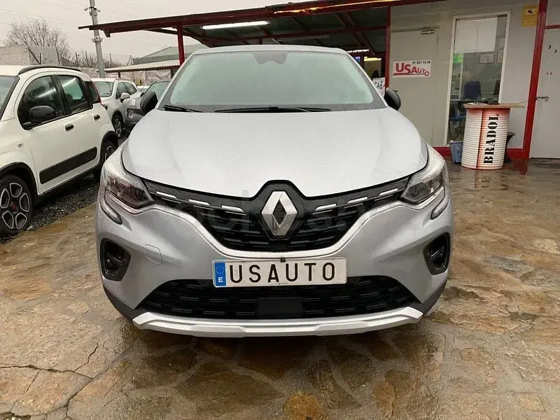 Usado Renault Captur Techno 90 CV (66 kW) 2024 Gris / plata SUV
