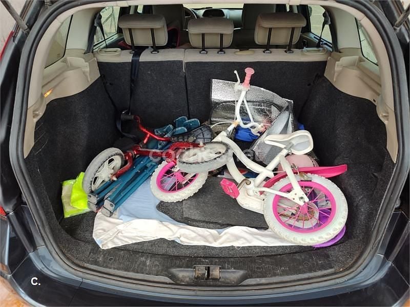 Usado Renault Mégane GrandTour Privilege 120 CV (88 kW) 2006 Gris / plata Familiar