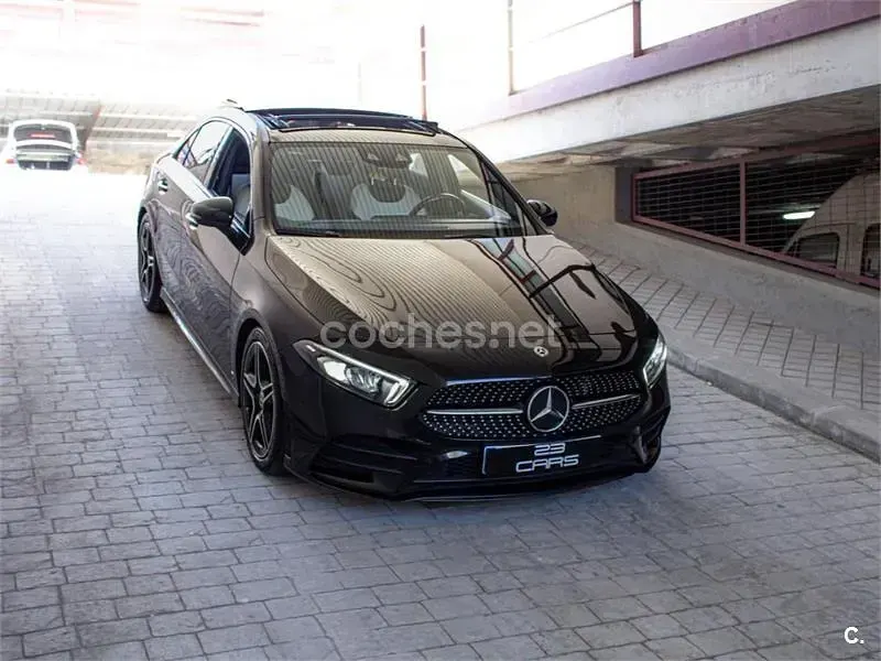 Usado Mercedes A200 163 CV (119 kW) 2019 Negro Berlina