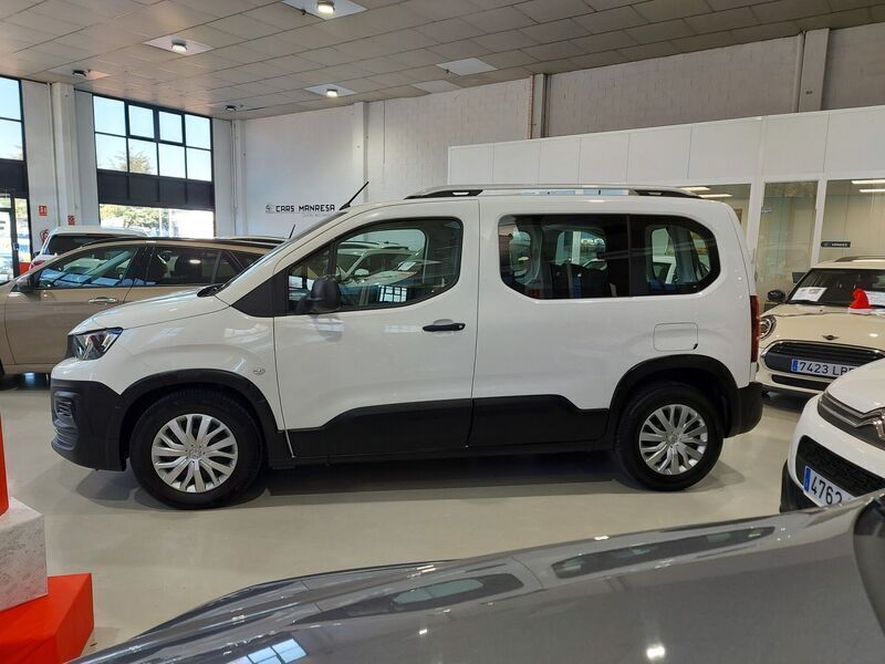 Usado Peugeot Rifter Access 100 CV (73 kW) 2019 Blanco Monovolumen