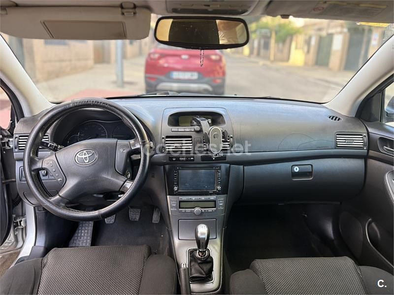 Usado Toyota Avensis Executive 116 CV (85 kW) 2005 Beige Berlina