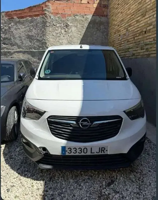 Usado Opel Combo 75 CV (55 kW) 2020 Blanco Monovolumen