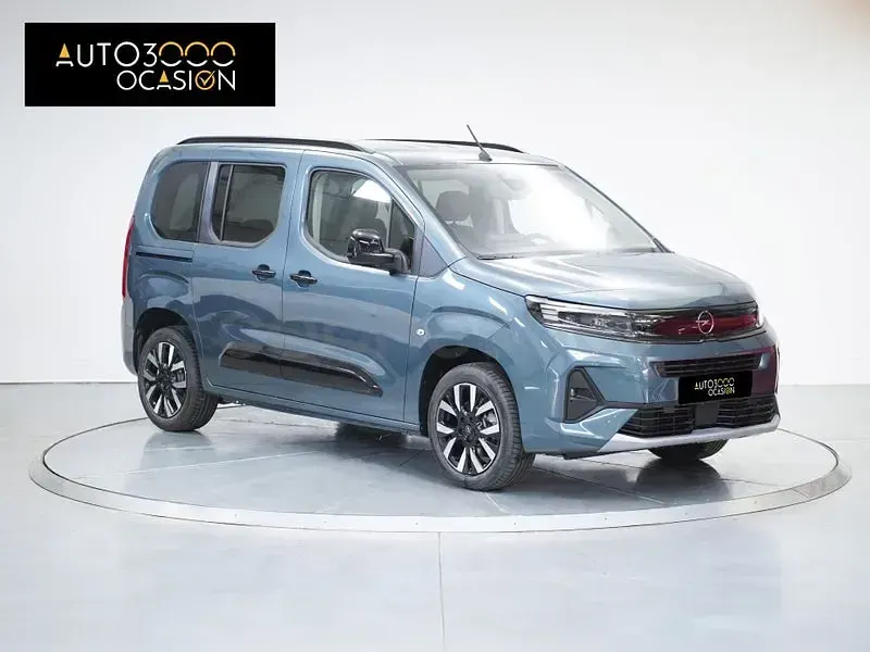 Nuevo Opel Combo 100 CV (73 kW) 2026 Azul Monovolumen