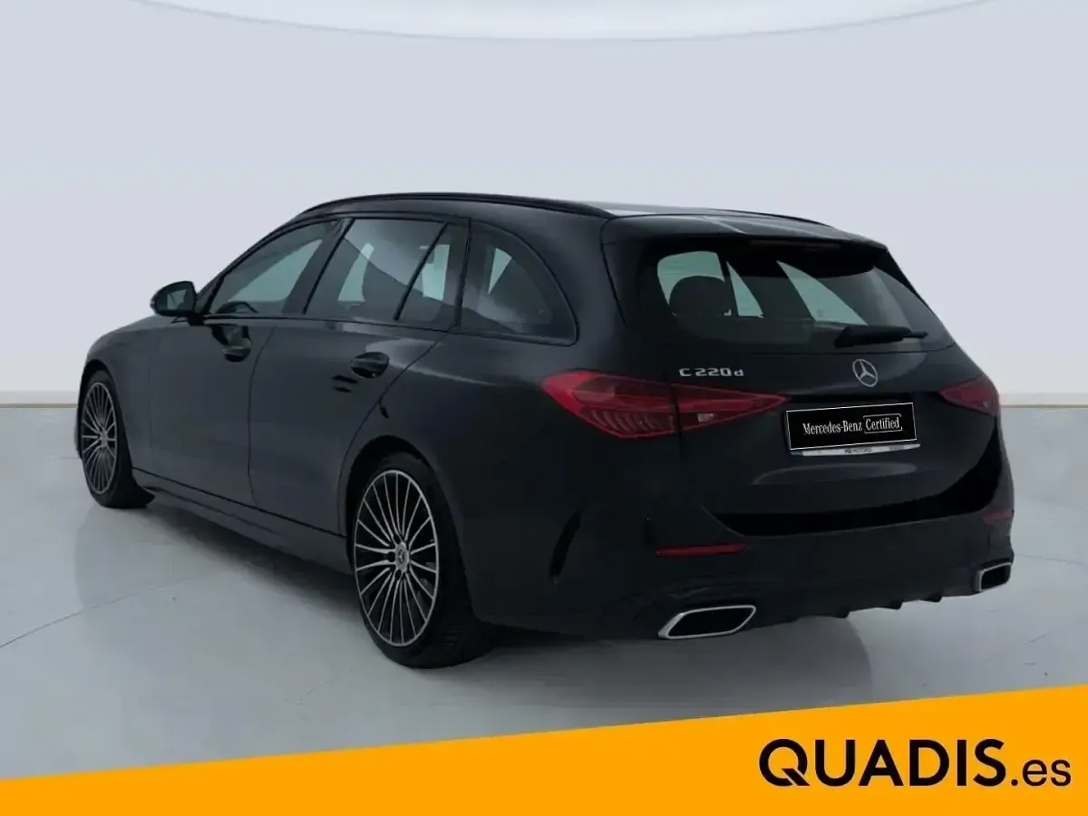 Usado Mercedes 220 200 CV (147 kW) 2023 Negro Familiar
