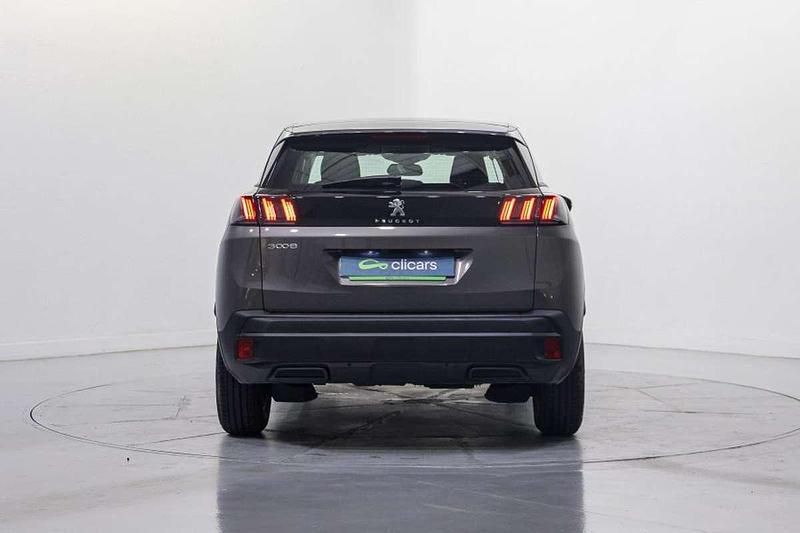 Usado Peugeot 3008 Active 131 CV (96 kW) 2021 Gris SUV
