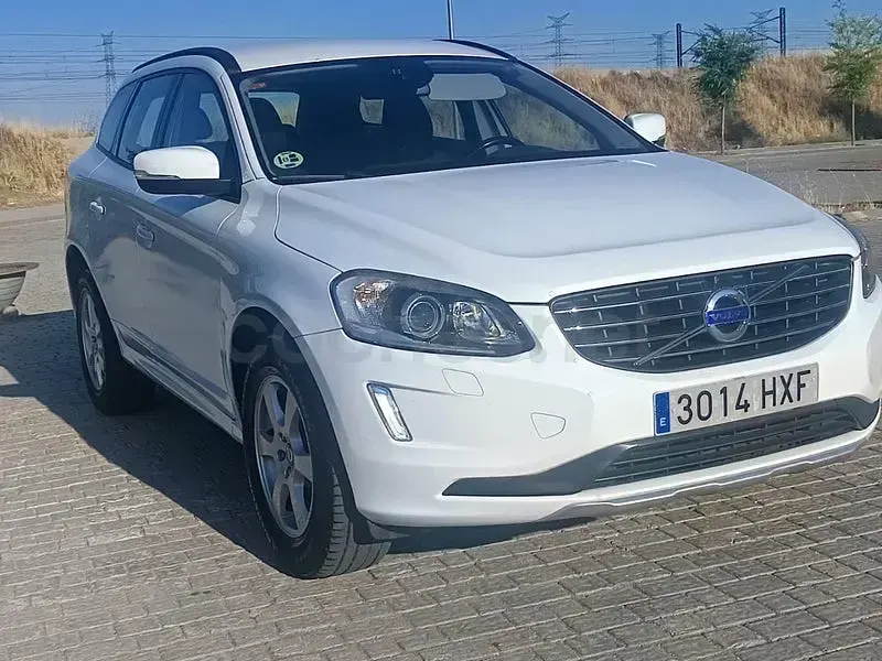 Usado Volvo XC60 Momentum 136 CV (100 kW) 2014 Blanco SUV