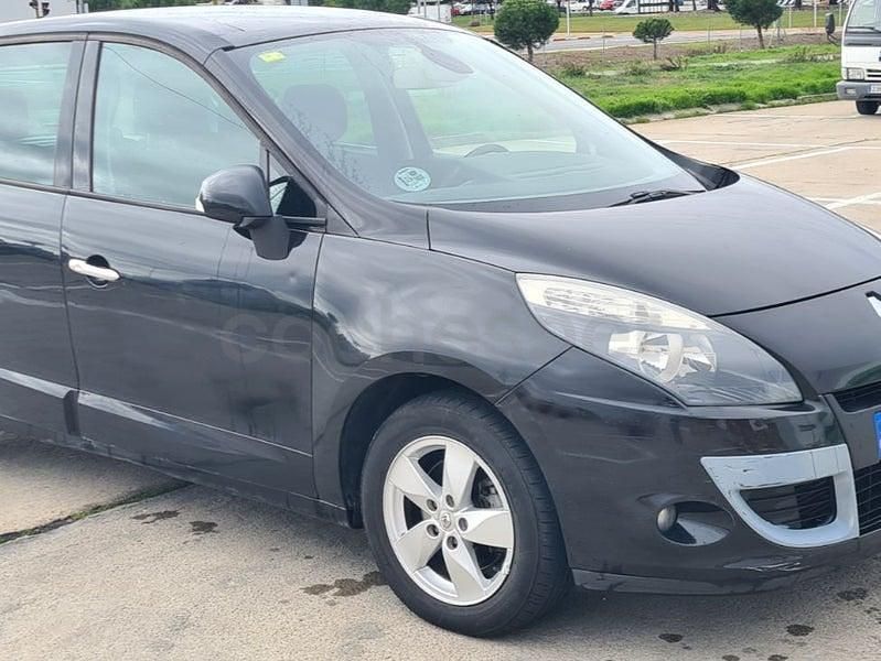 Usado Renault Scénic III Dynamique 130 CV (95 kW) 2010 Negro Monovolumen