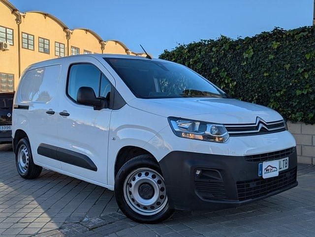 Usado Citroën Berlingo 131 CV (96 kW) 2021 Blanco Monovolumen