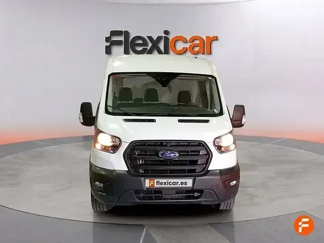 Usado Ford Transit 131 CV (96 kW) 2023 Blanco Berlina