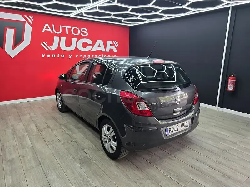 Usado Opel Corsa Selective 85 CV (62 kW) 2012 Gris / plata Utilitario