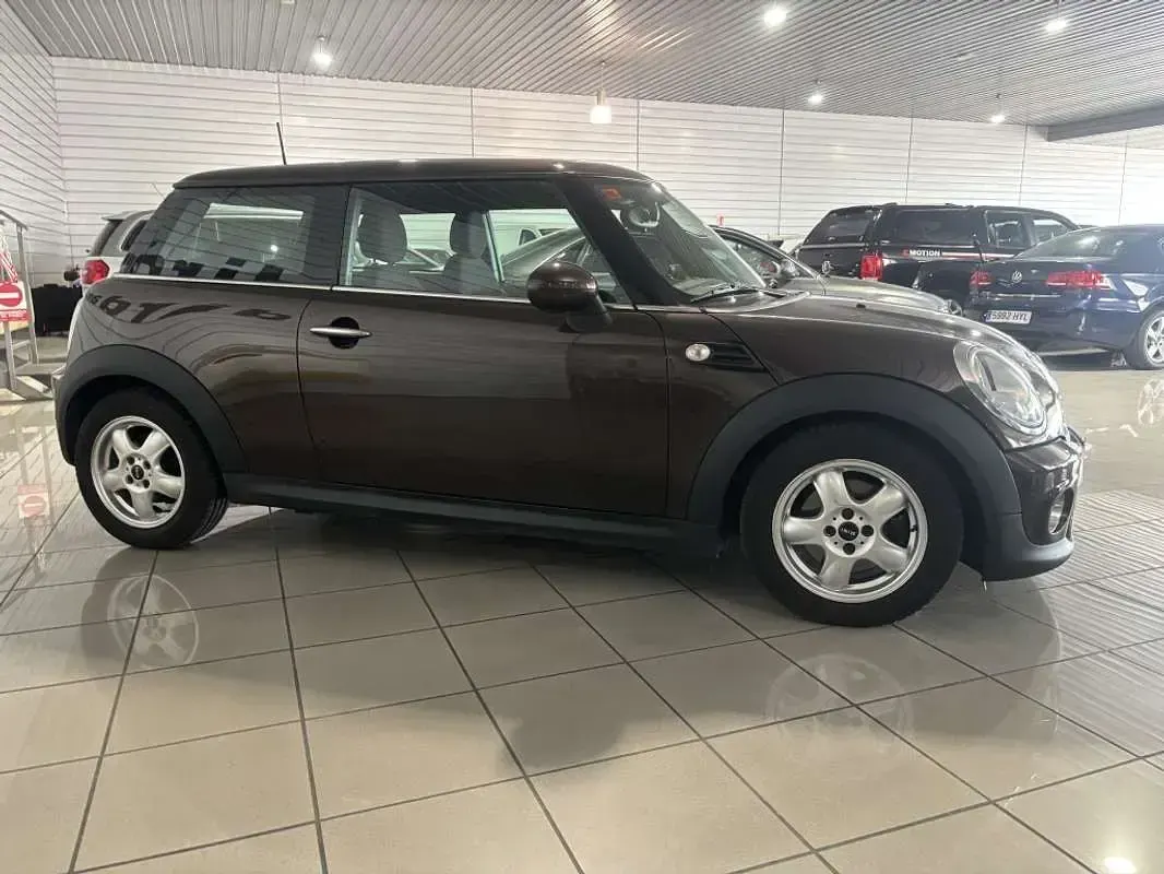 Usado Mini ONE 75 CV (55 kW) 2011 Marrón Utilitario