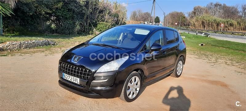 Usado Peugeot 3008 120 CV (88 kW) 2010 Negro Familiar