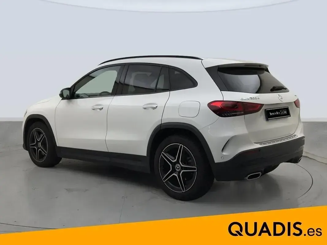 Usado Mercedes GLA200 150 CV (110 kW) 2022 Blanco SUV