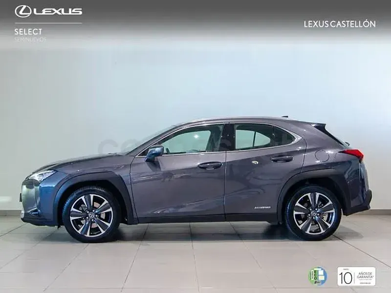 Usado Lexus UX 184 CV (135 kW) 2022 Gris / plata SUV