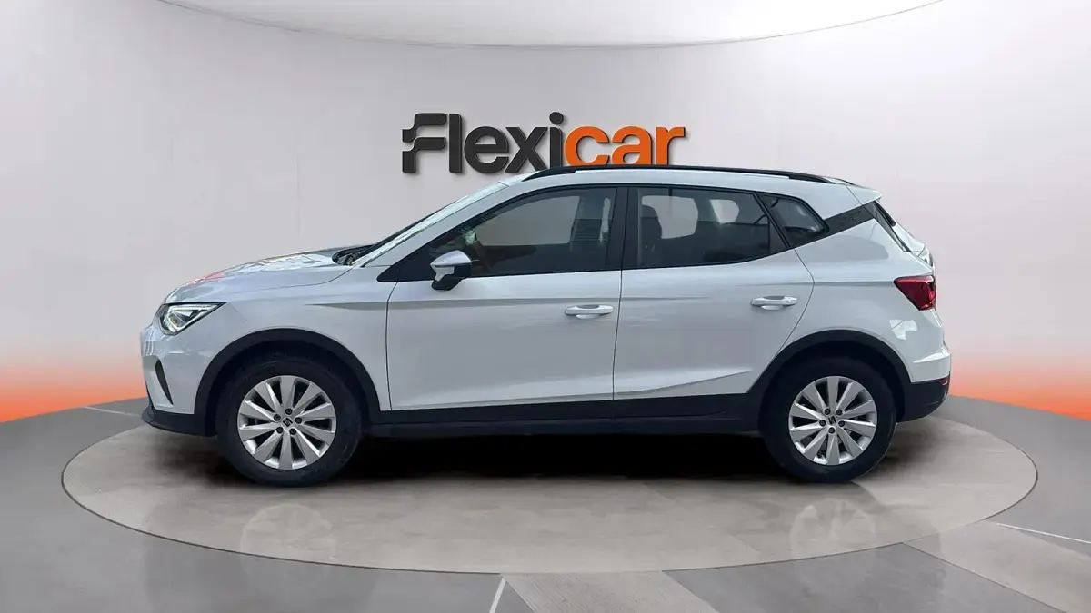 Usado Seat Arona Style 110 CV (80 kW) 2024 Blanco SUV