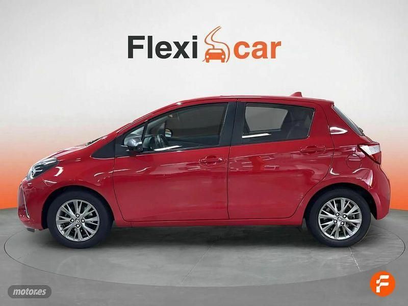 Usado Toyota Yaris Active 69 CV (50 kW) 2018 Rojo Berlina