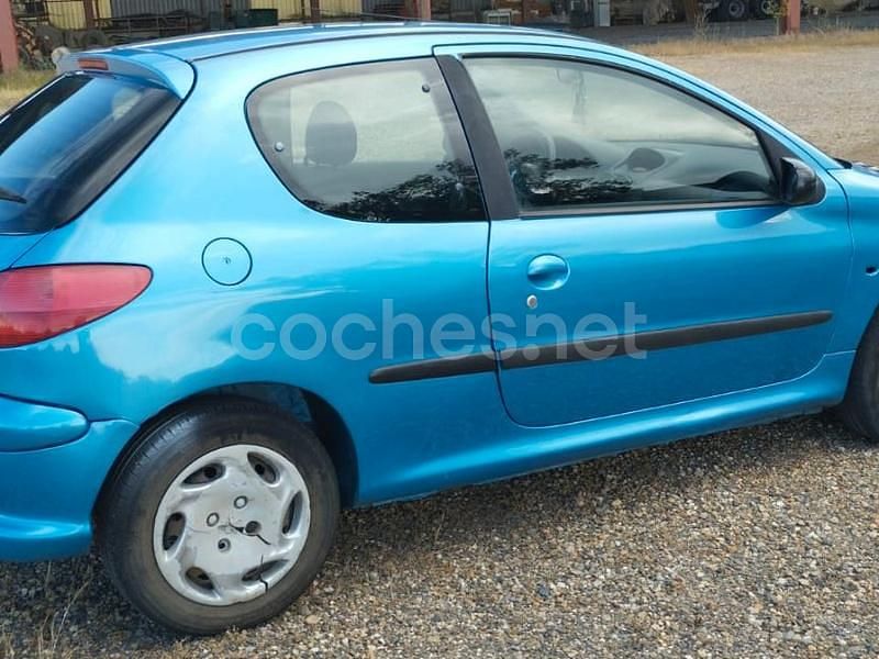 Azul Usado 2003 Peugeot 206 Berlina | 2600 € (Precio justo) - Imagen 1/4