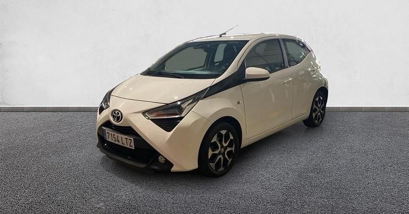 Usado 2021 Toyota Aygo X-play Utilitario | 10.990 € (Precio justo) - Imagen 1/4