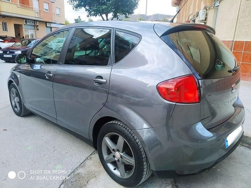 Usado Seat Altea I-Tech 105 CV (77 kW) 2014 Blanco Monovolumen