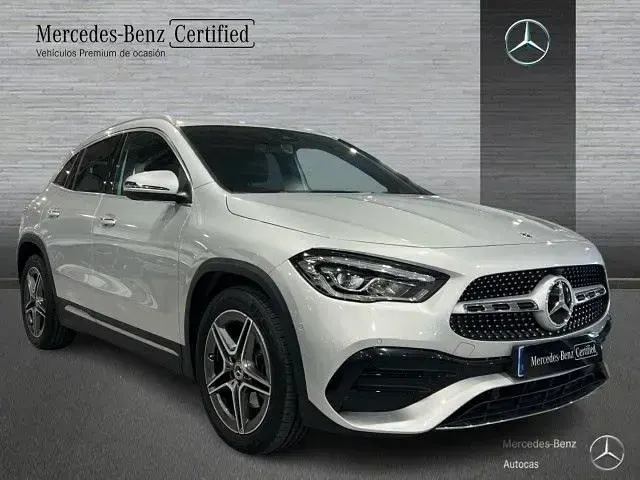 Usado Mercedes GLA200 150 CV (110 kW) 2023 Plata iridio SUV