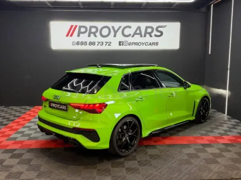Usado Audi RS3 400 CV (294 kW) 2022 Verde Berlina