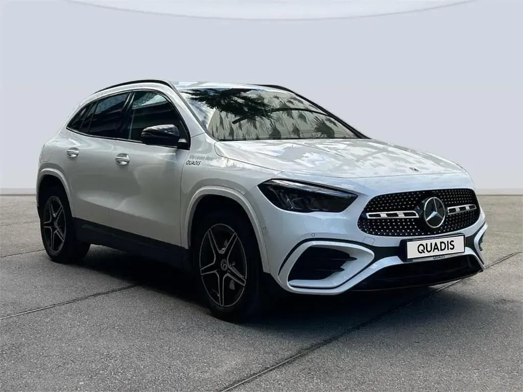 Usado Mercedes GLA250 218 CV (160 kW) 2025 Blanco SUV